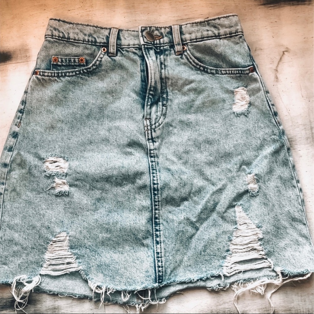 washed jean skirt from H&M DIVIDED, too small on my waist and haven’t worn much